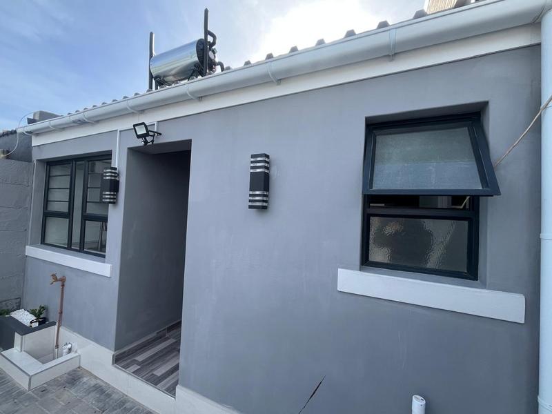 2 Bedroom Property for Sale in Kensington Western Cape